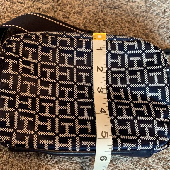 Tommy Hilfiger Fanny Pack - Picture 12 of 16